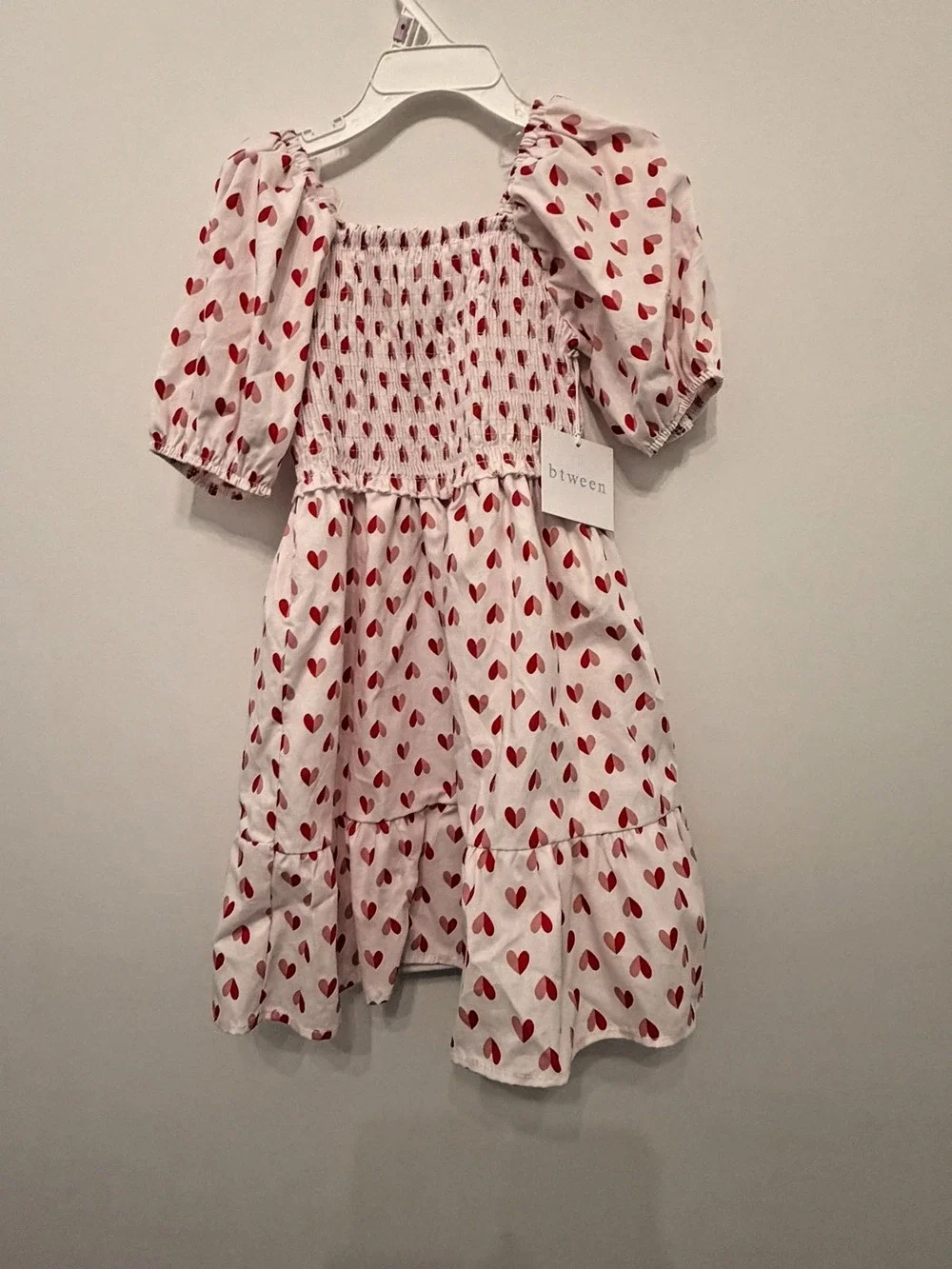 Girls Red & White Smocked Heart Print Dress With Puff Sleeves Btween Size 6